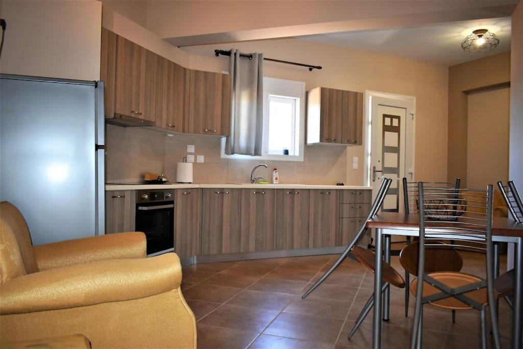 Smailis Apartment 2 Ligourio Esterno foto